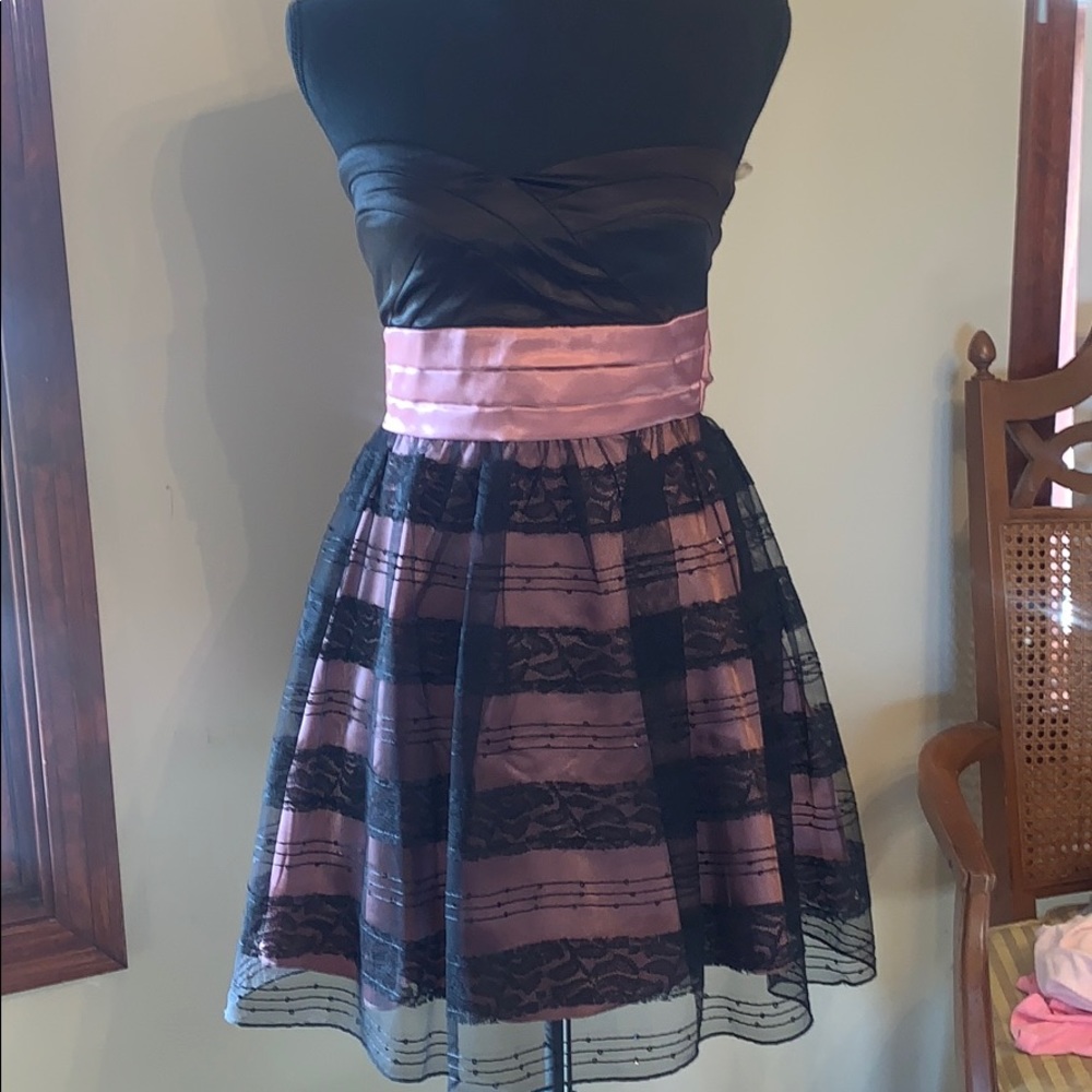 Junior Girls Strapless Dress